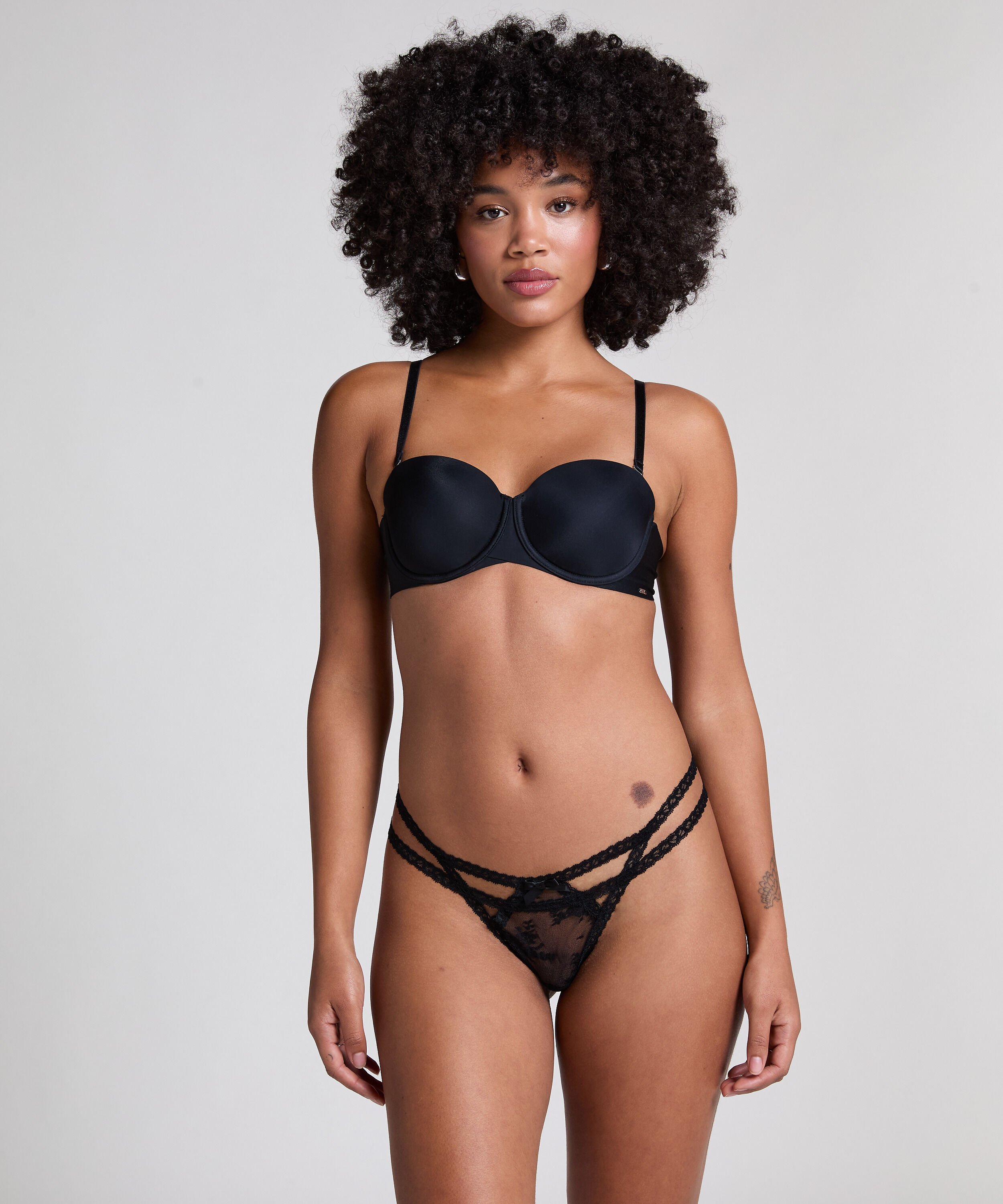 Tanga Irina, Negro Tanga Irina, Negro