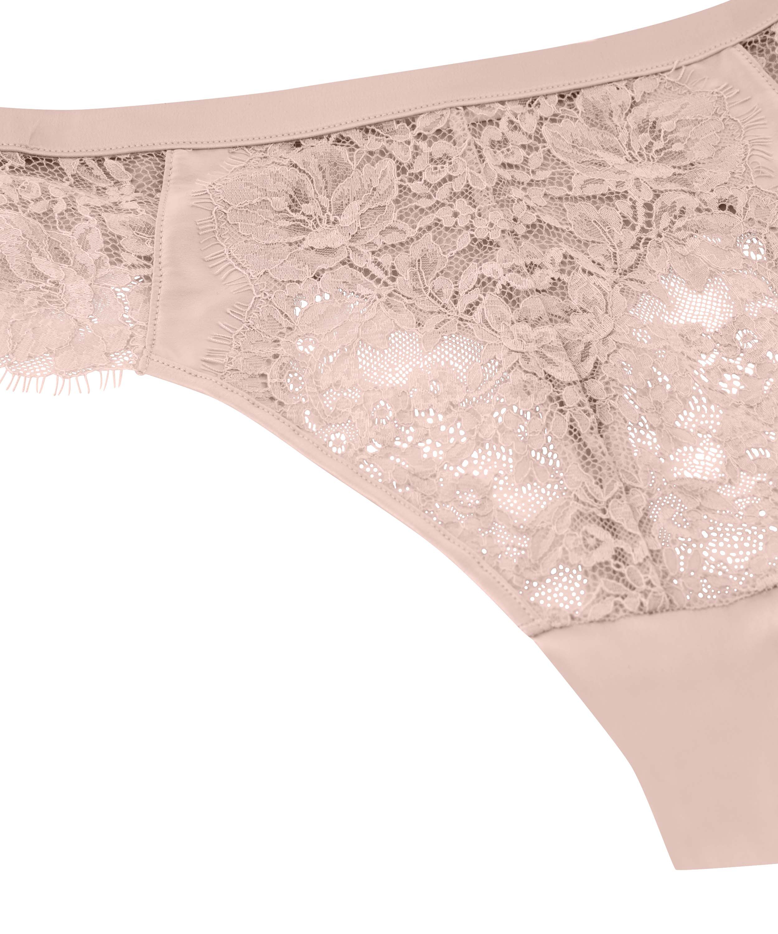 Tanga Chalice, Rosa, main