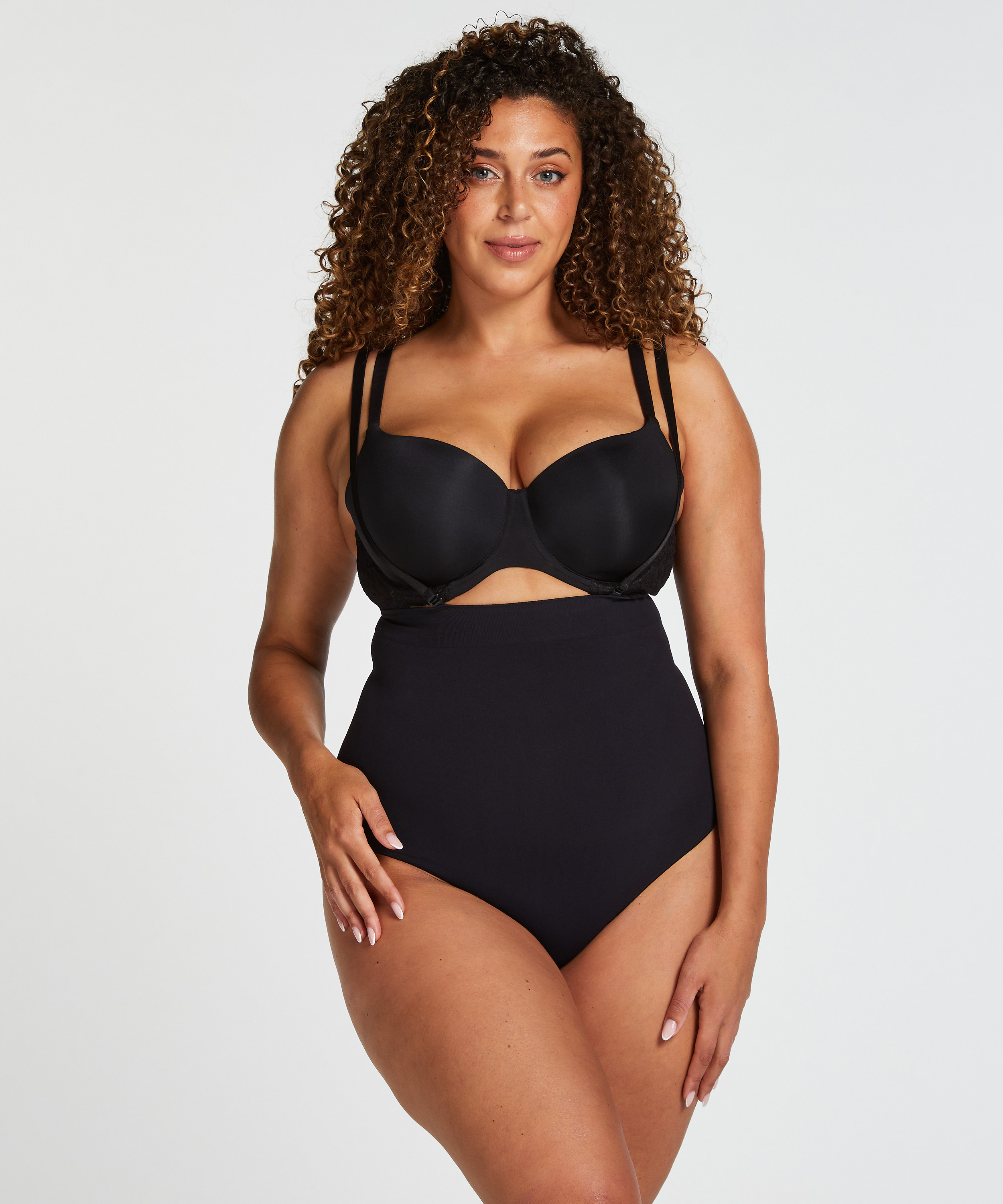 Invisible Tanga, Negro, main