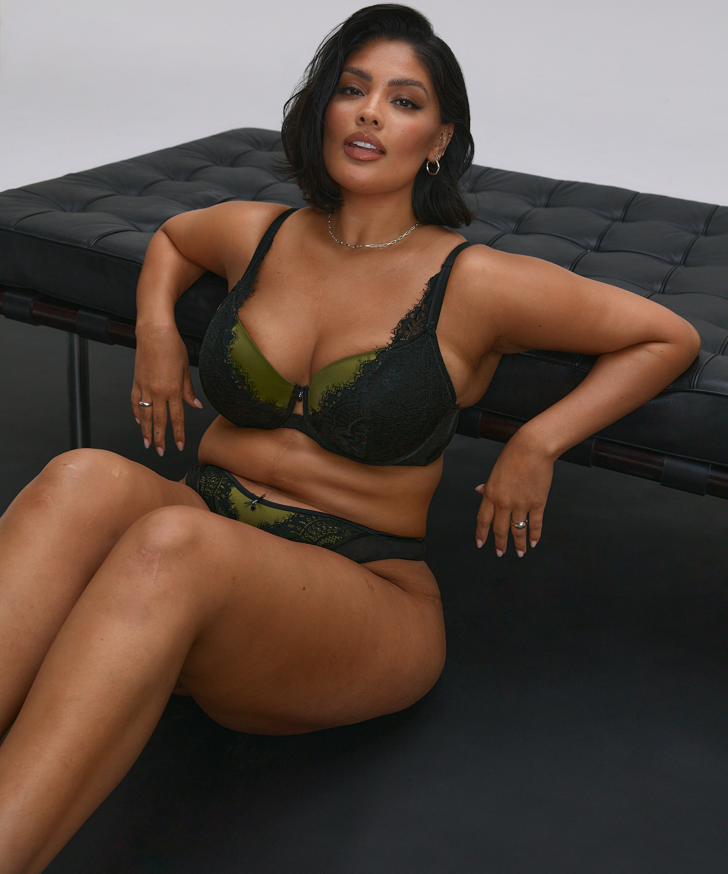 Sujetador con aros y relleno Mirabella, Negro, main