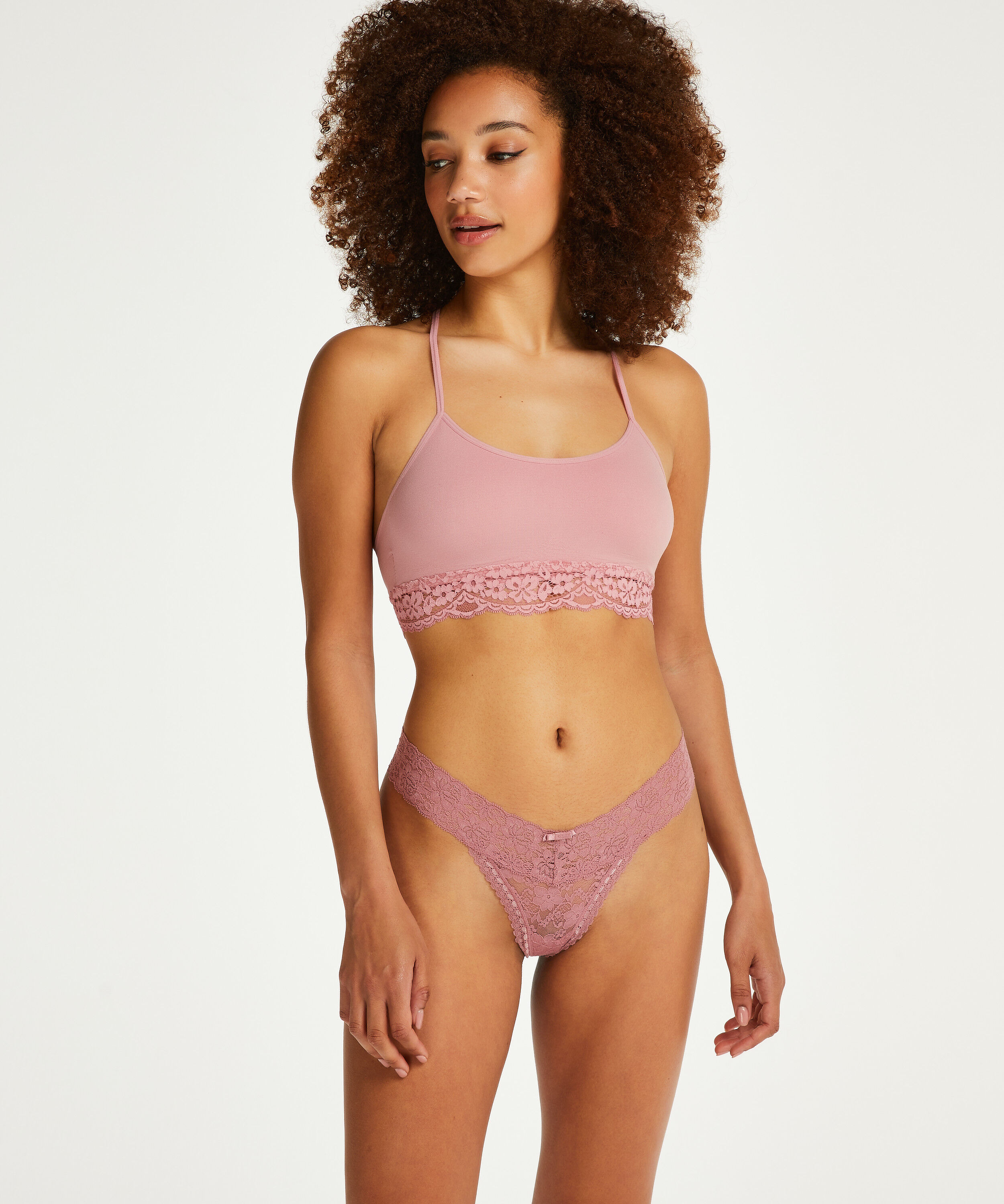 Tanga de corte ultra bajo en forma de V, Morado