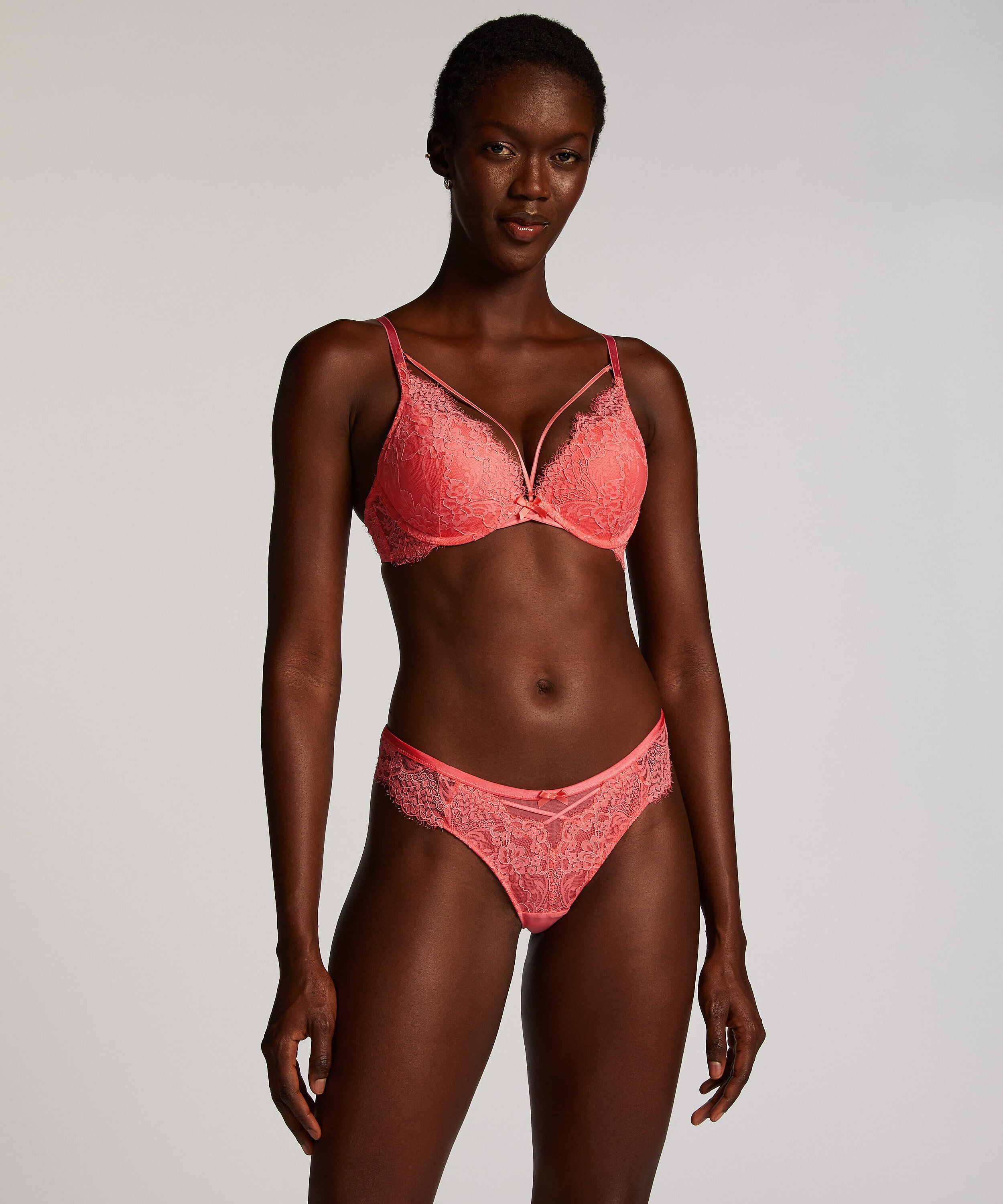 Tanga Arabella, Rosa