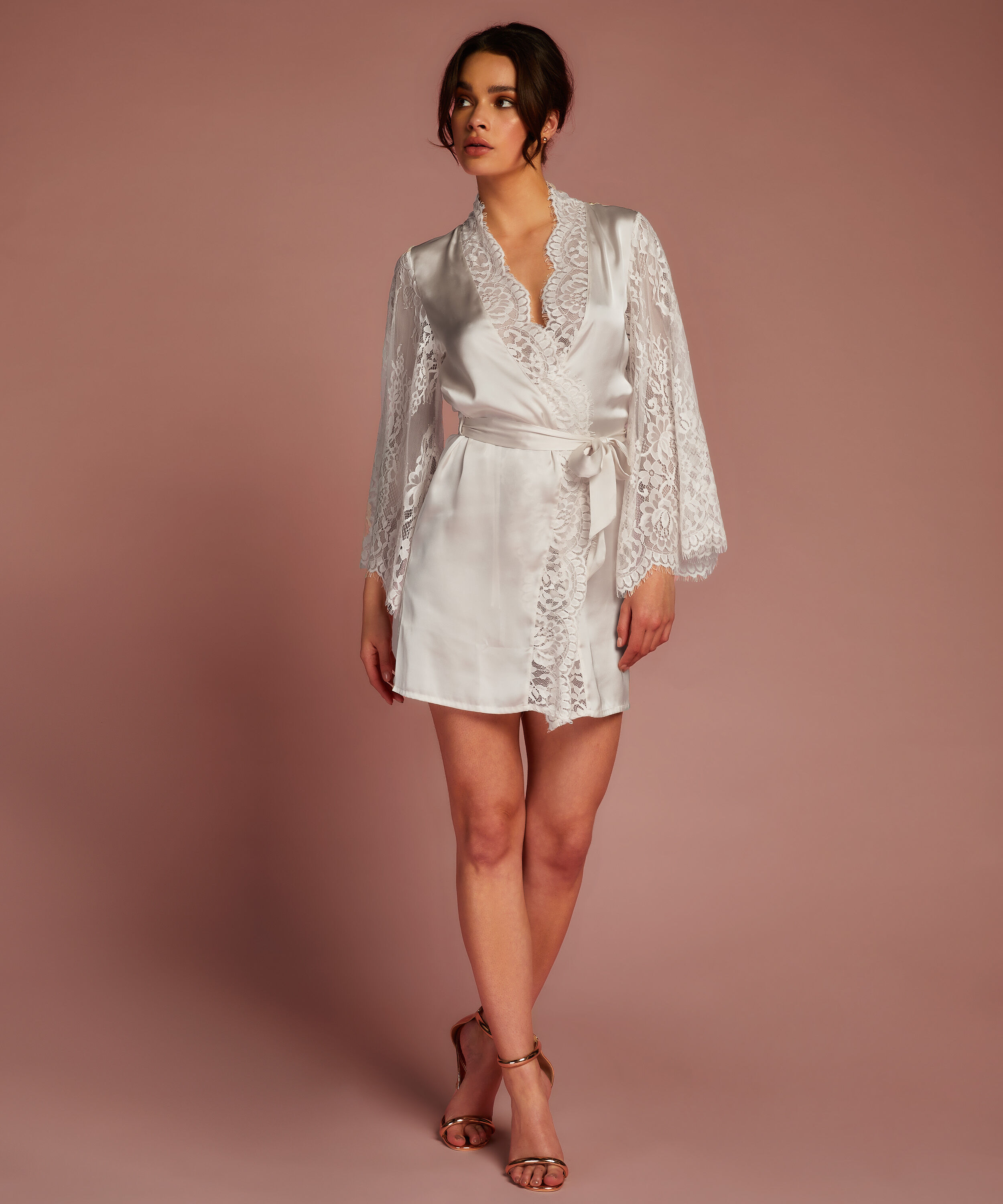 Kimono de encaje, Blanco