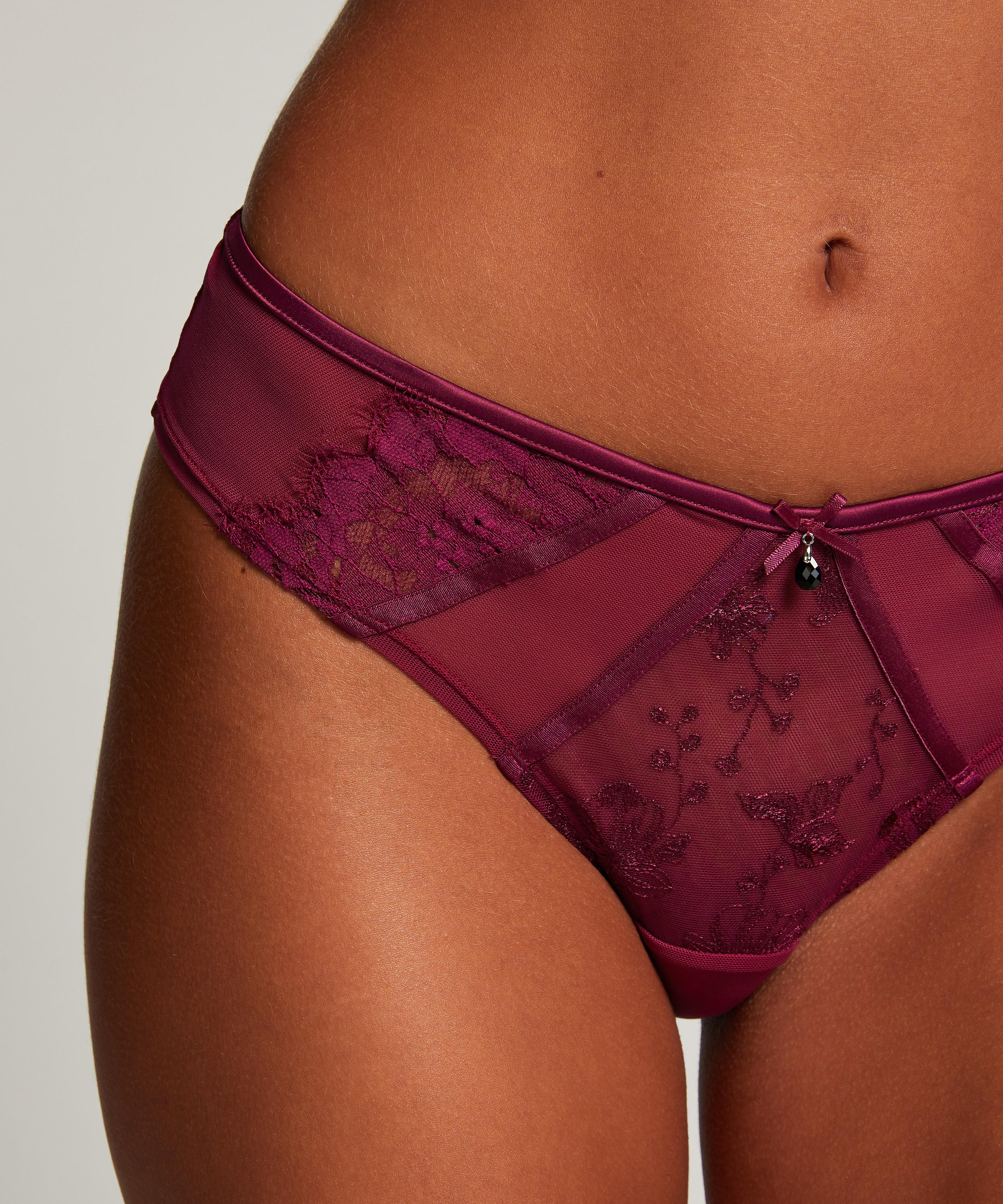 Brasileña Sia, Morado, main