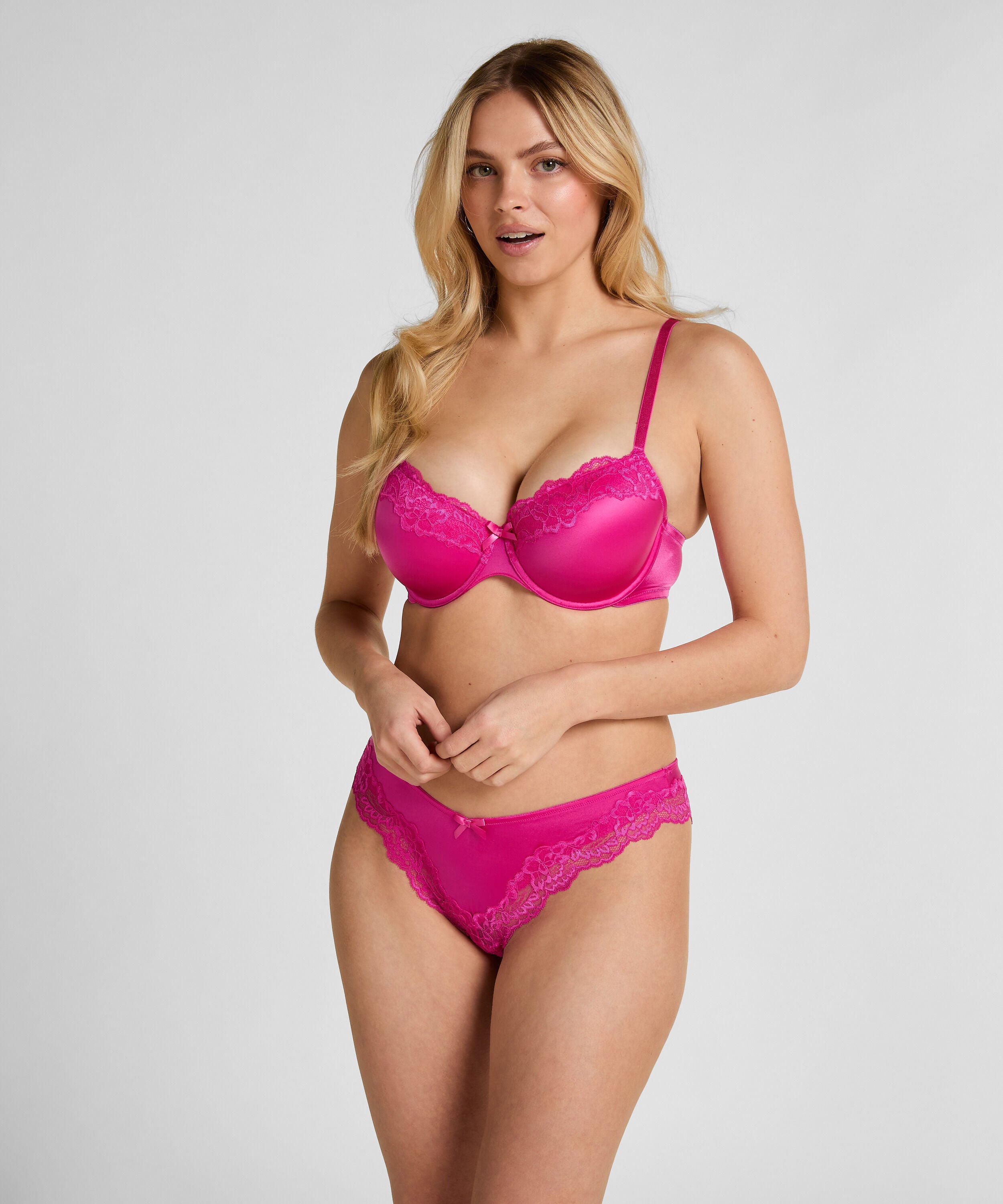 Brasileña Lace & Shine, Rosa