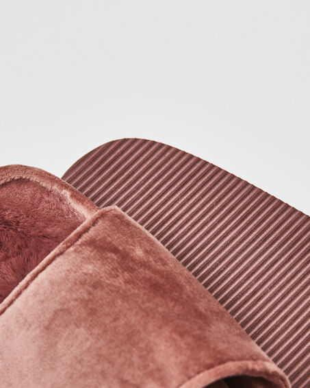 Pantuflas de terciopelo y piel sint&eacute;tica, Rosa