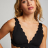 Top de bikini triangular Scallop, Negro