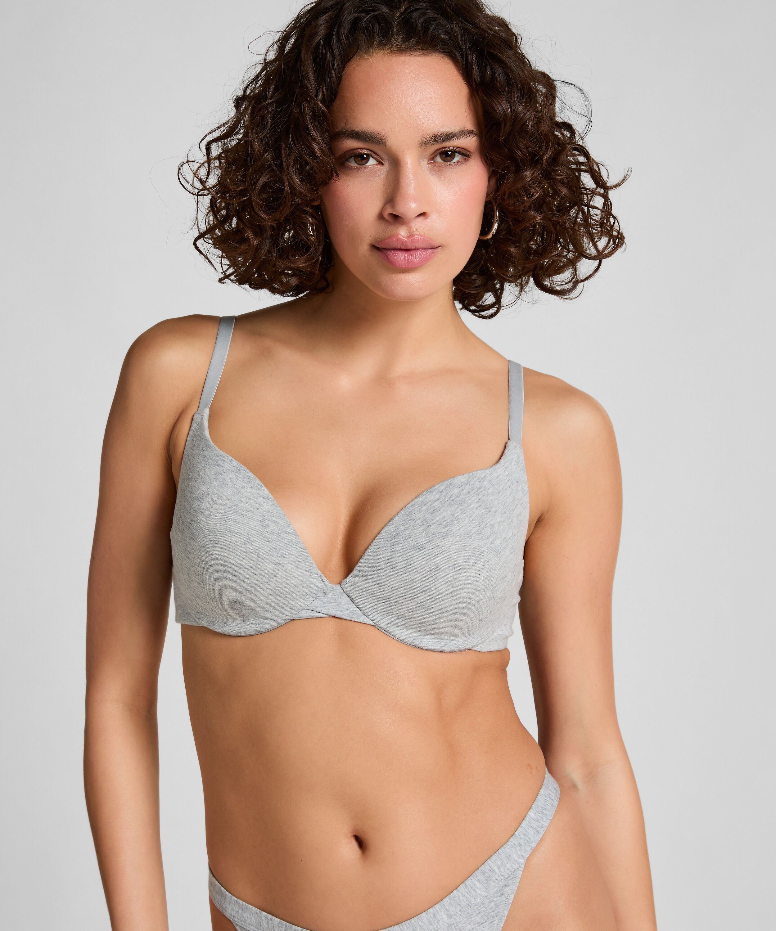 Sujetador push-up de algodón preformado y con aros, Gris