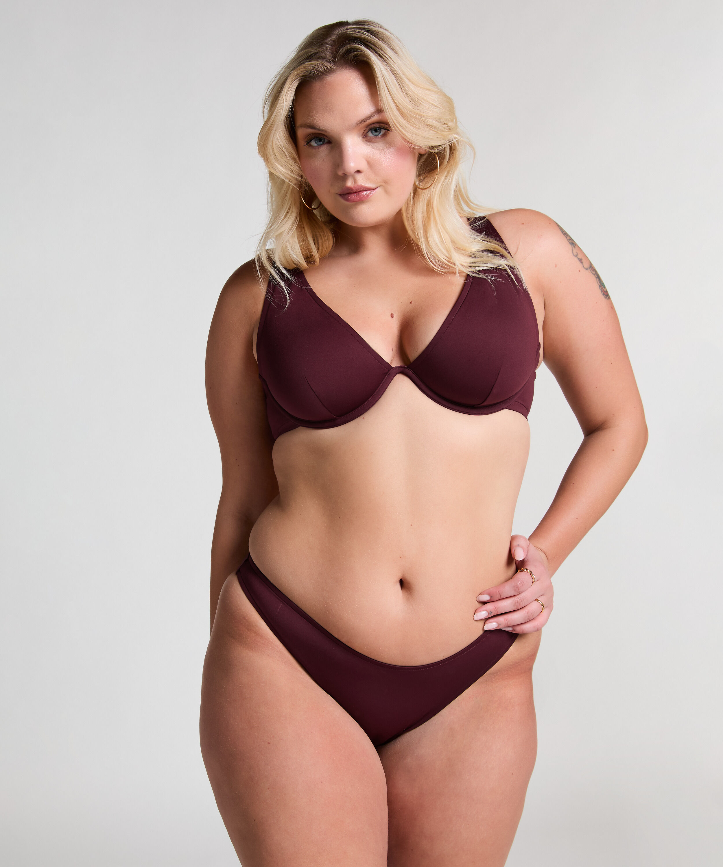 Braguita de bikini de tiro alto de neopreno, Morado