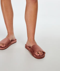 Pantuflas de terciopelo y piel sint&eacute;tica, Rosa