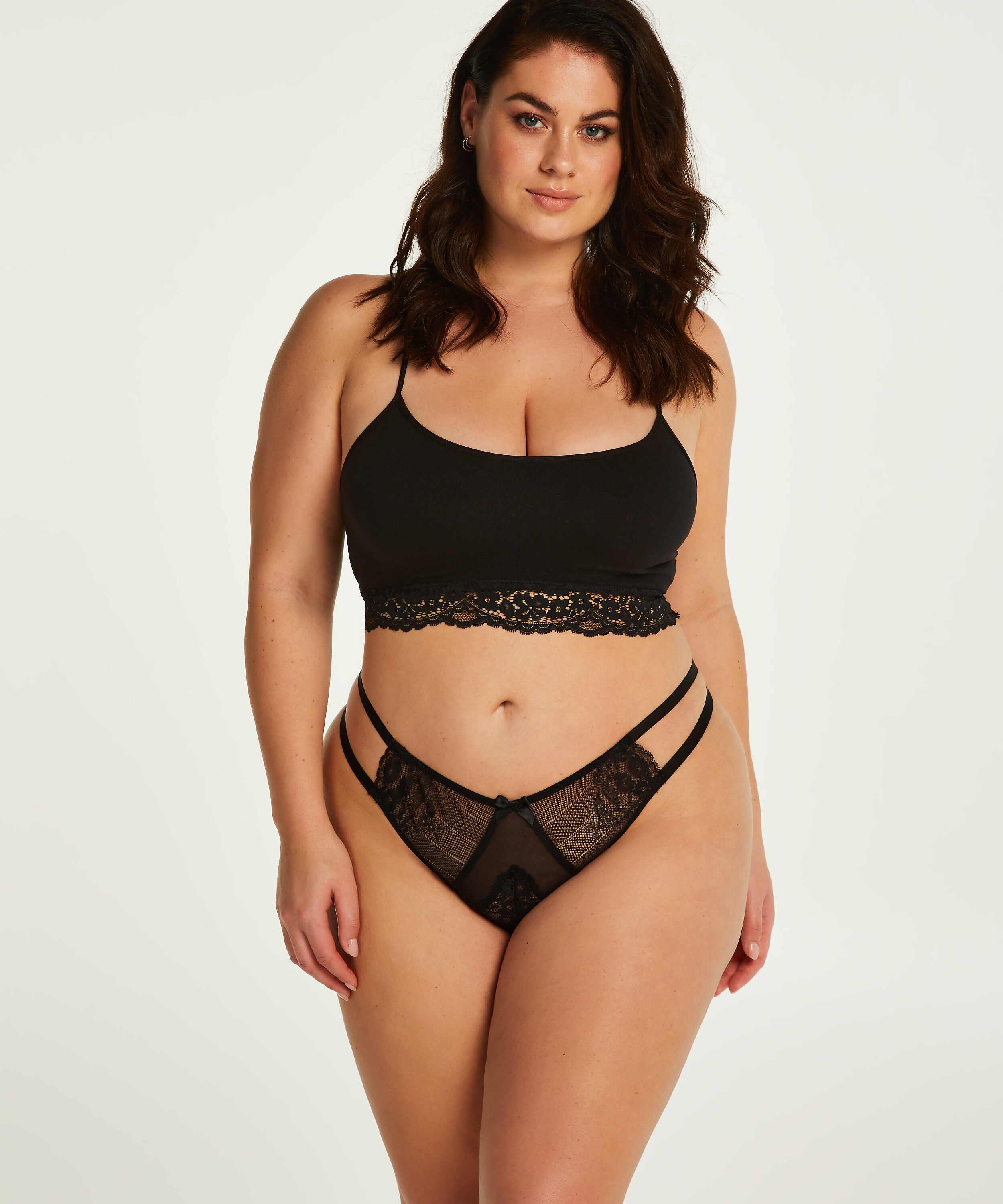 Tanga Maarya Curvy, Negro