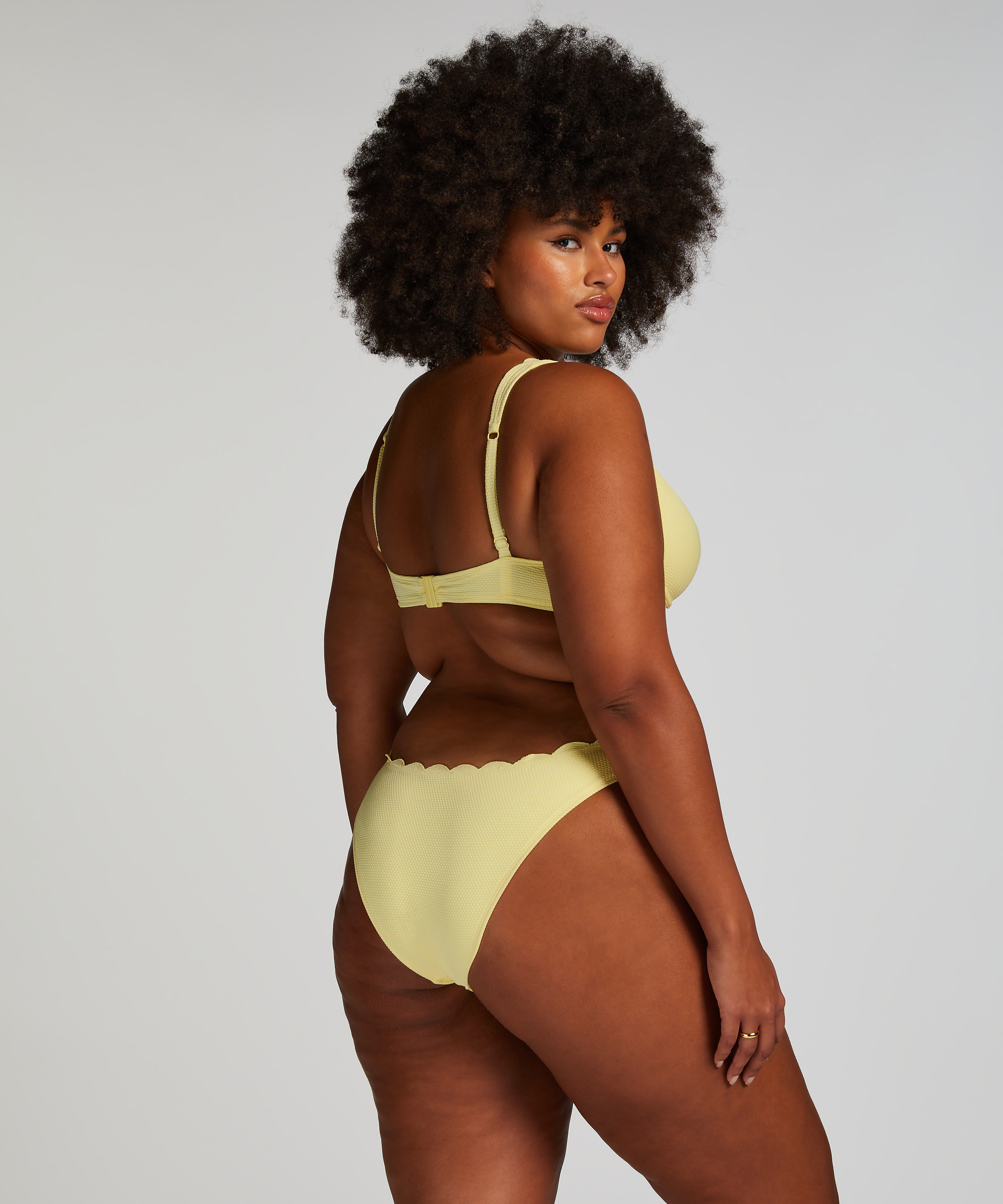 Braguita de Bikini de Corte Alto Scallop, Amarillo, main