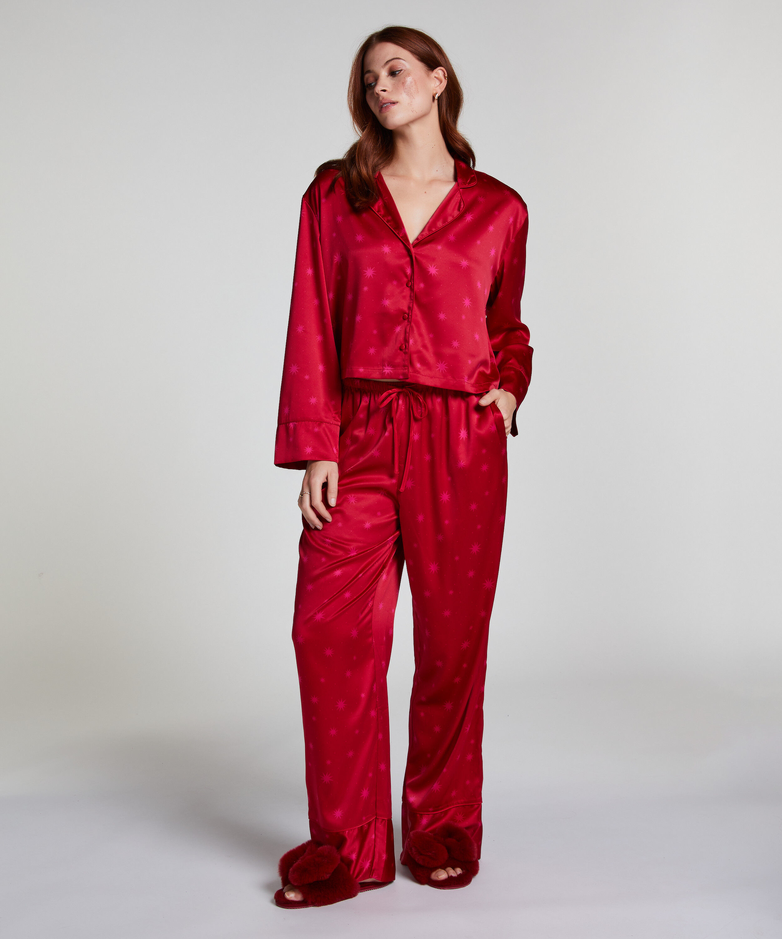 Pantalón de satén, Rojo
