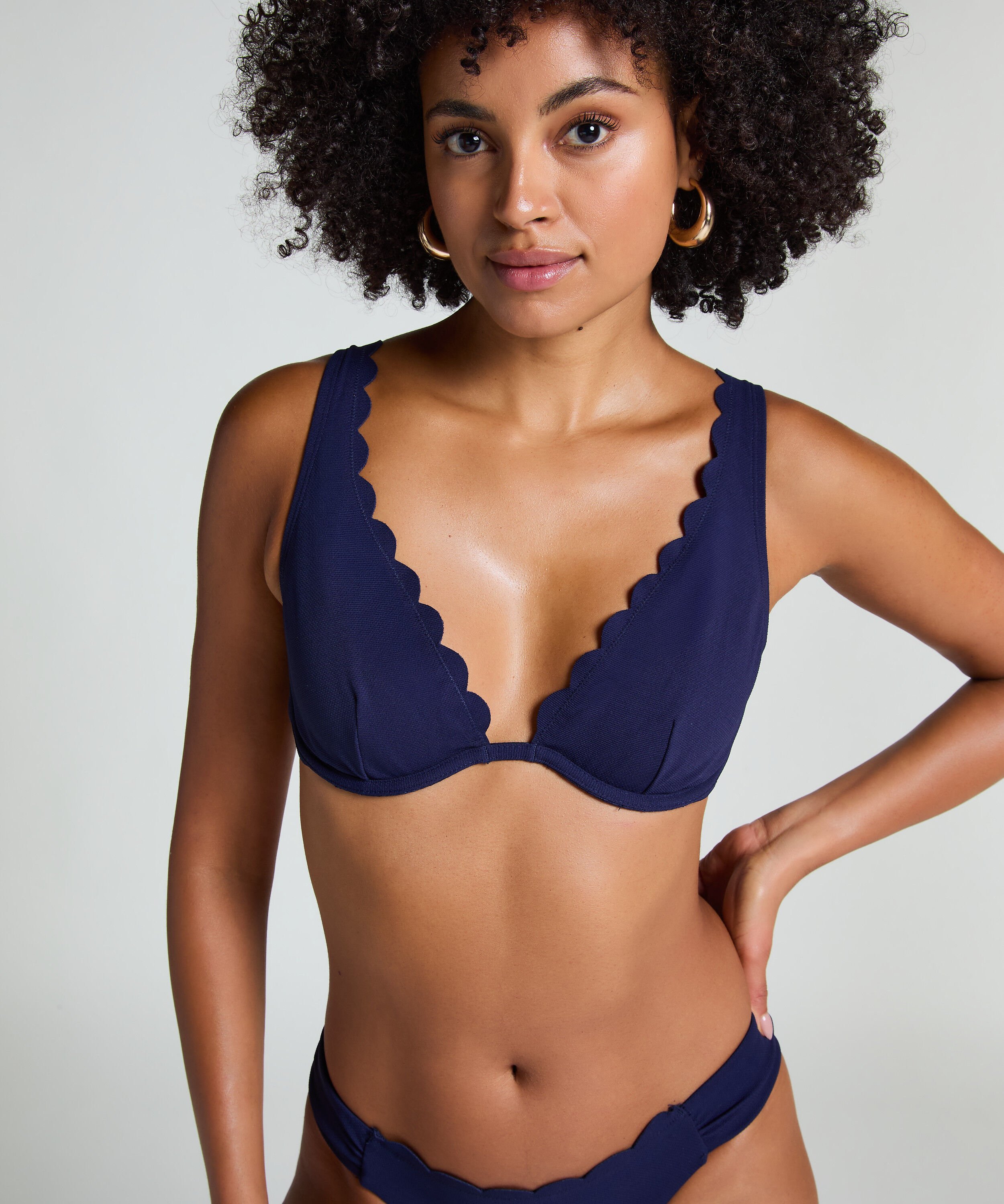 Top de bikini de aros no preformado Scallop