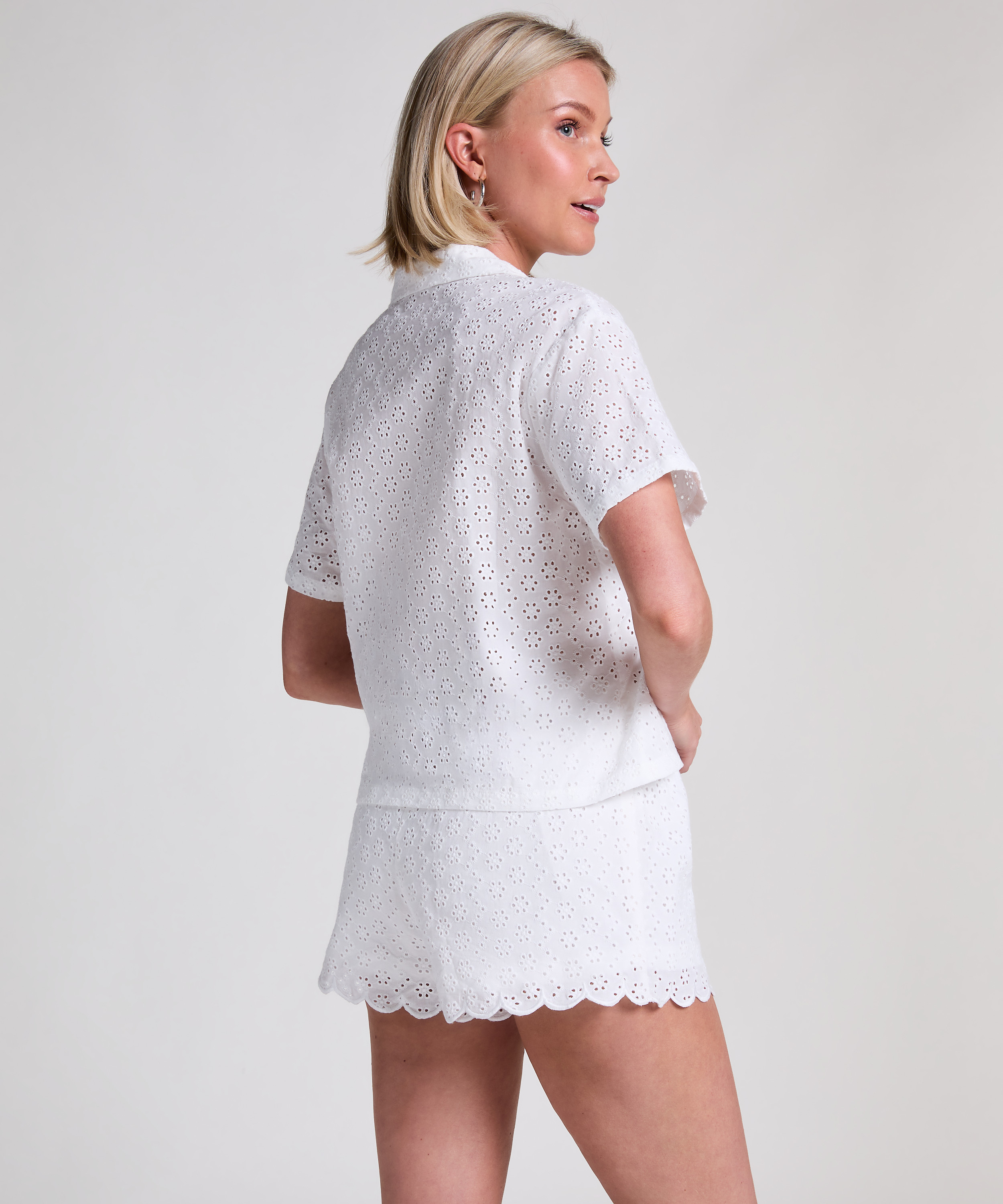 Short Broderie Anglaise, Blanco, main