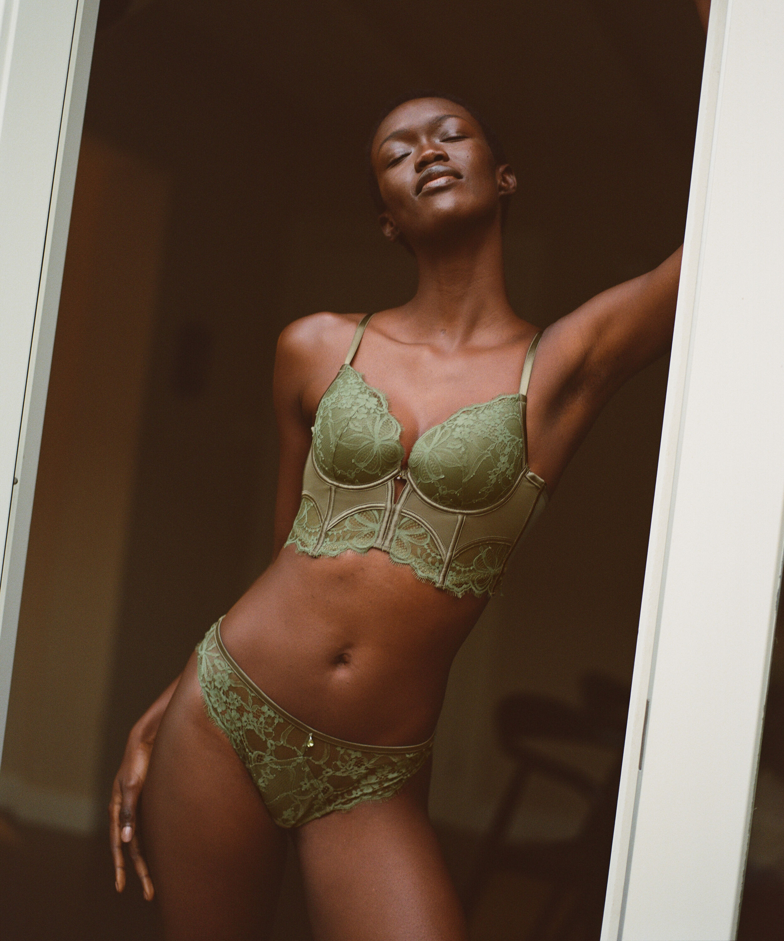 Sujetador Longline con Aros y Relleno Prina