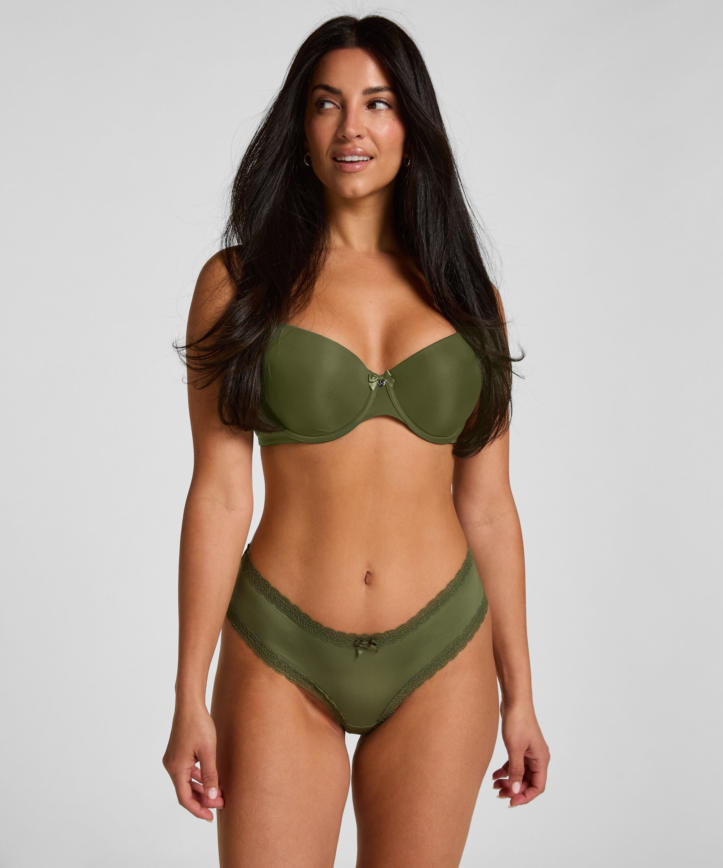 Braguita basileña con forma de V London