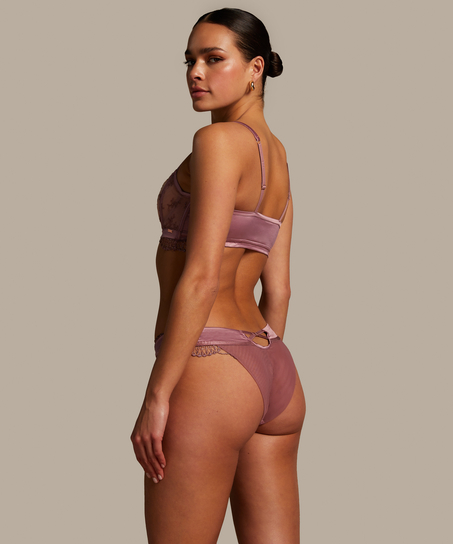 Brasileña Christine, Rosa