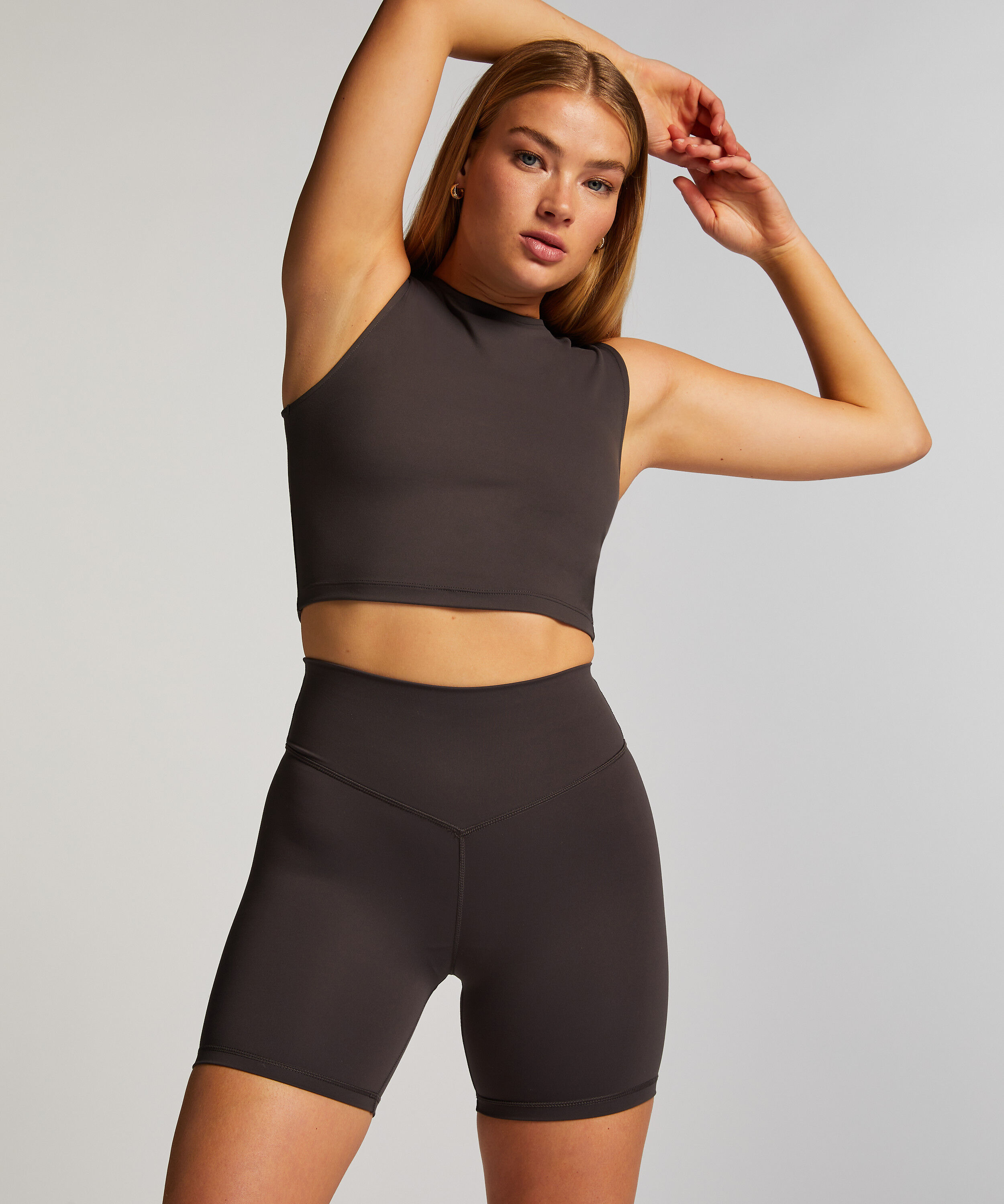 HKMX Short The Balance, Gris