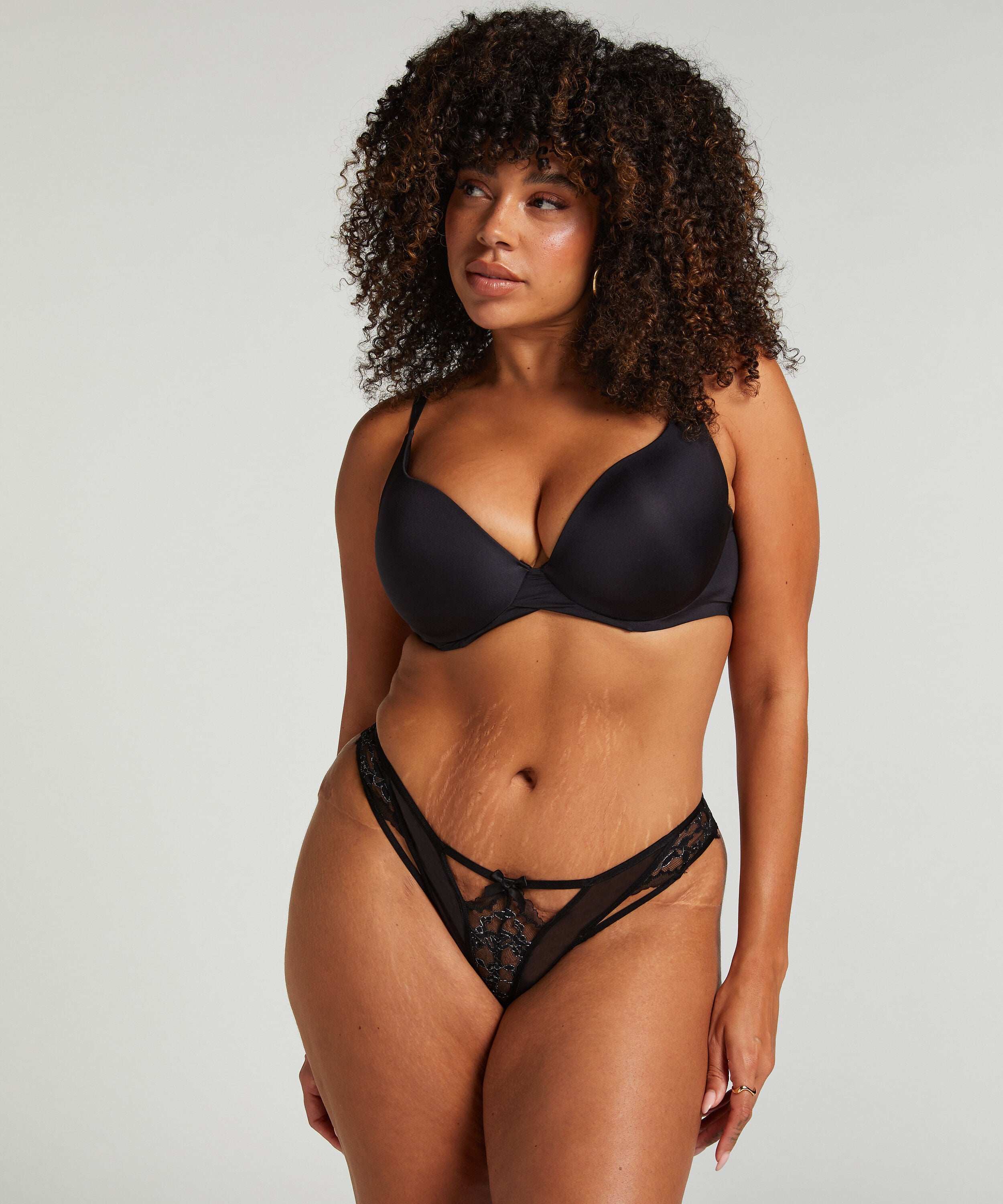 Braguita brasileña Izara, Negro