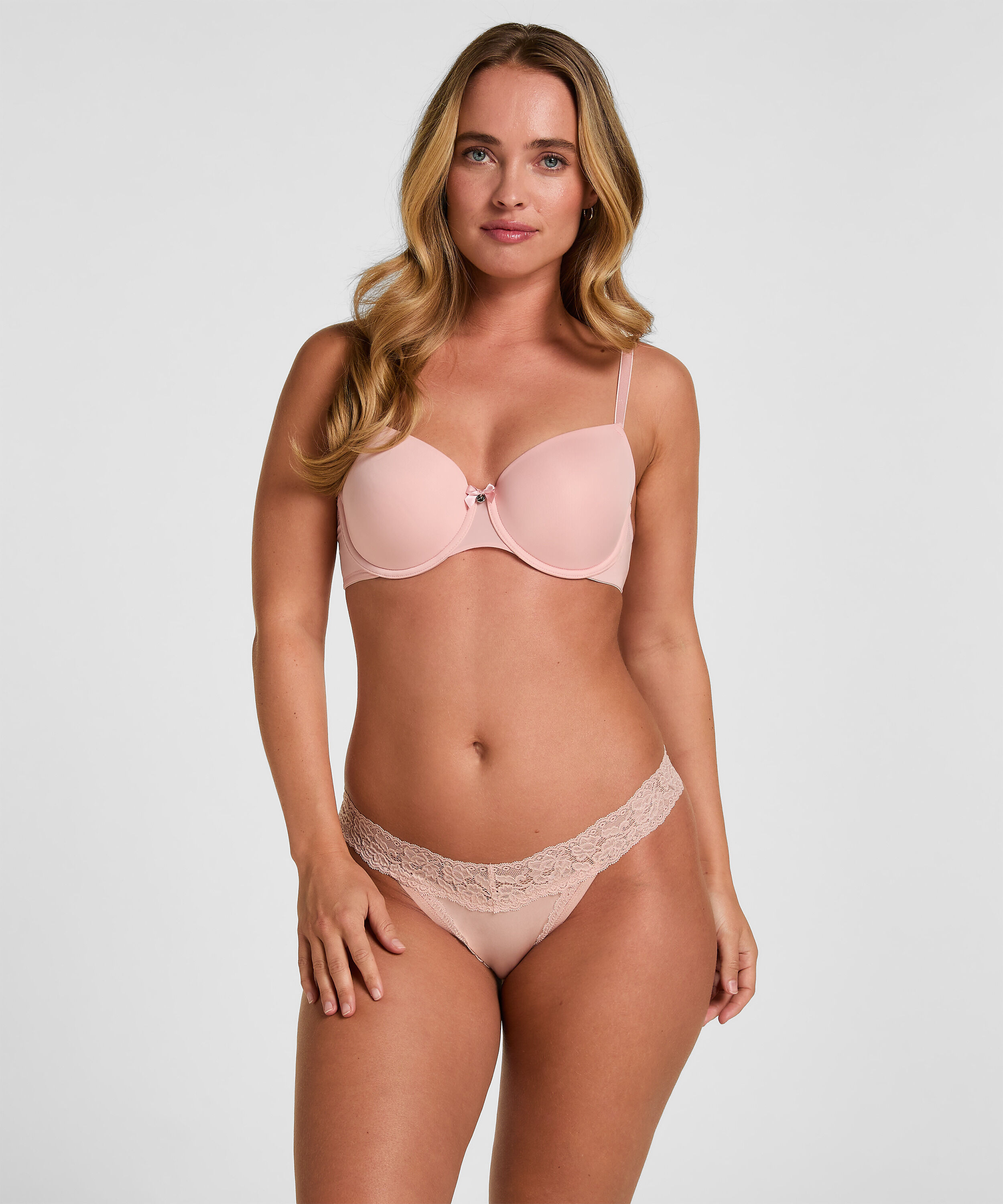 Tanga Elly, Rosa Tanga Elly, Rosa