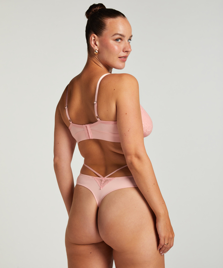 Tanga Remi, Rosa