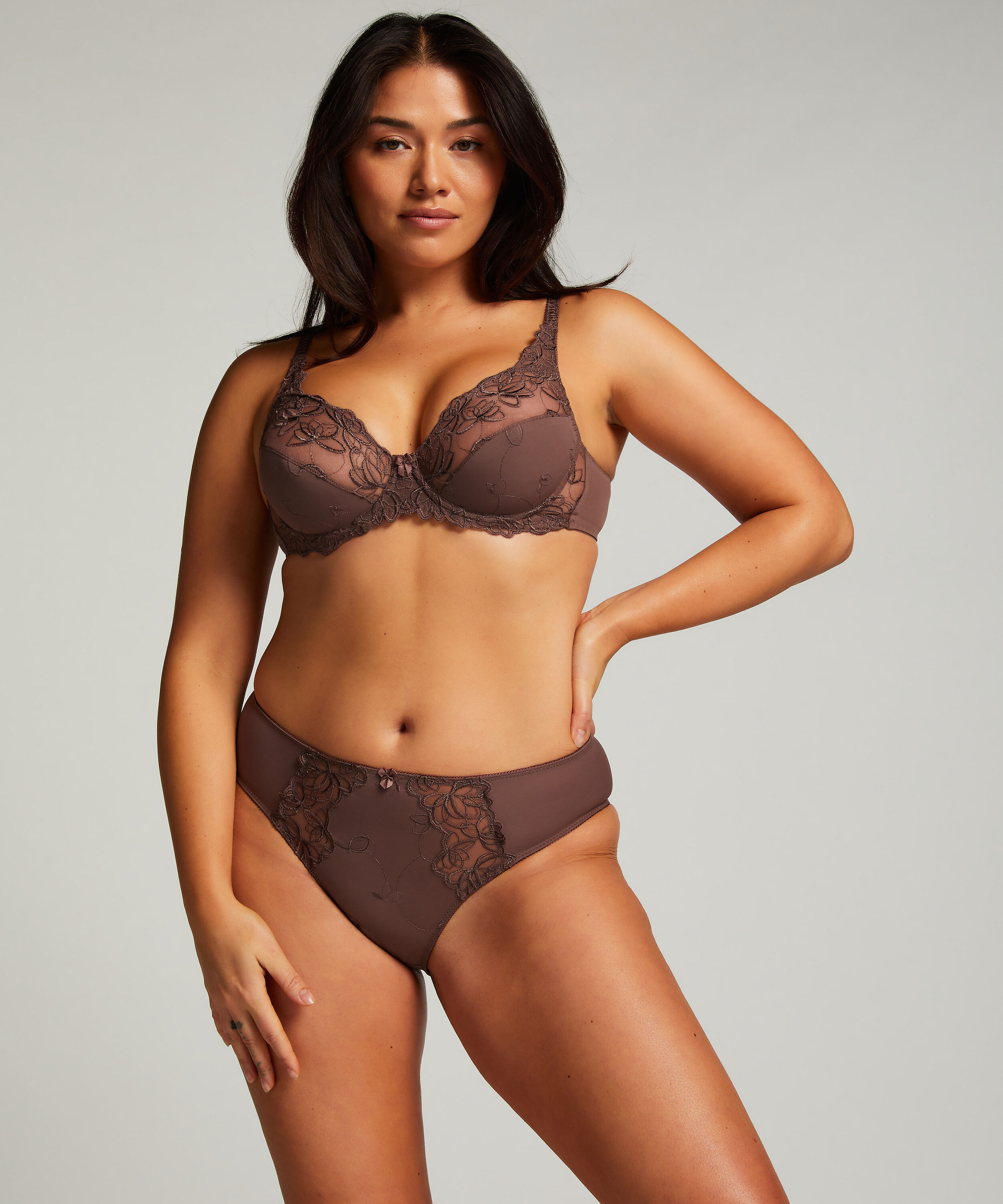 Braguita Diva, Marrón