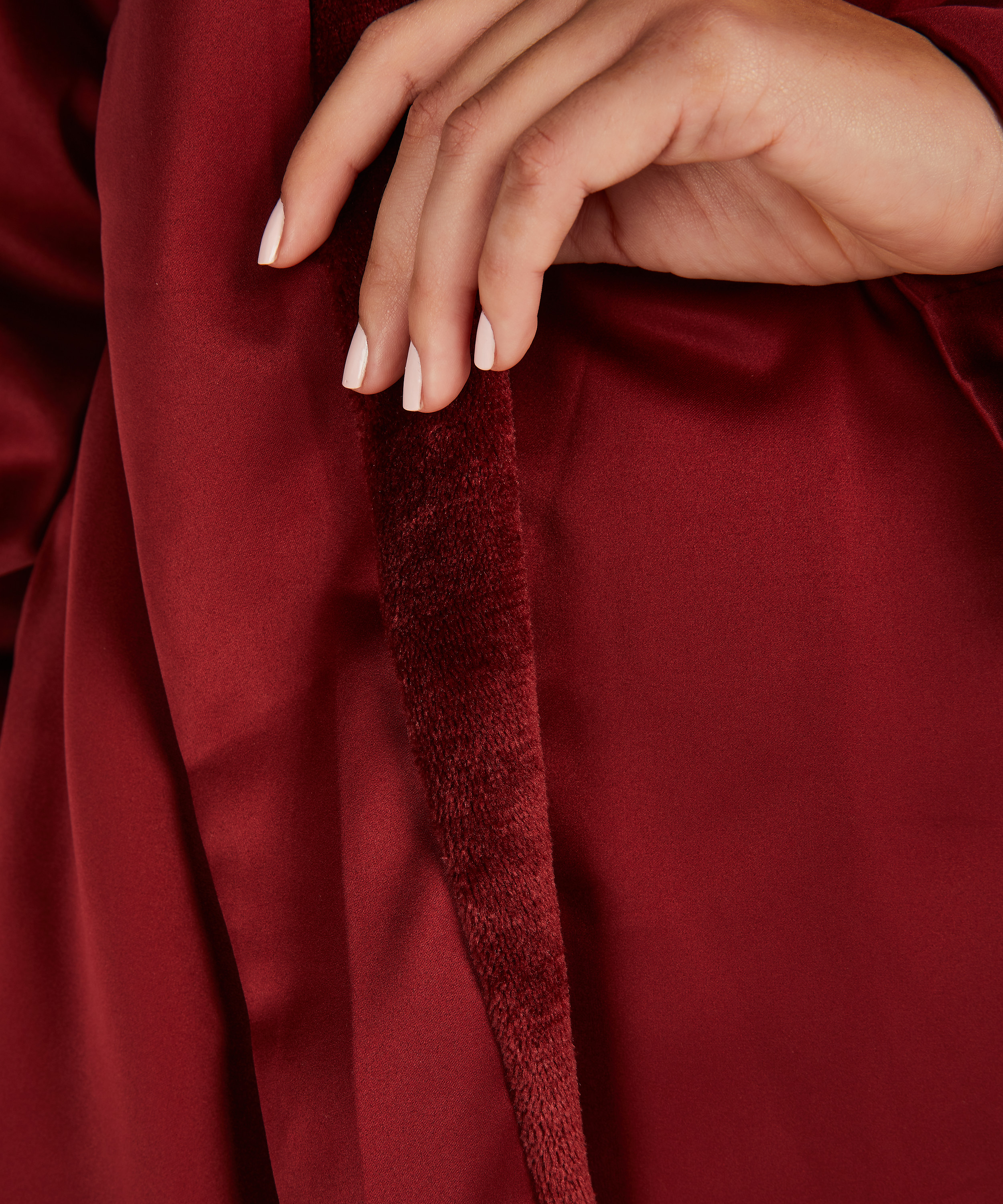 Albornoz de vellón y satén, Rojo, main