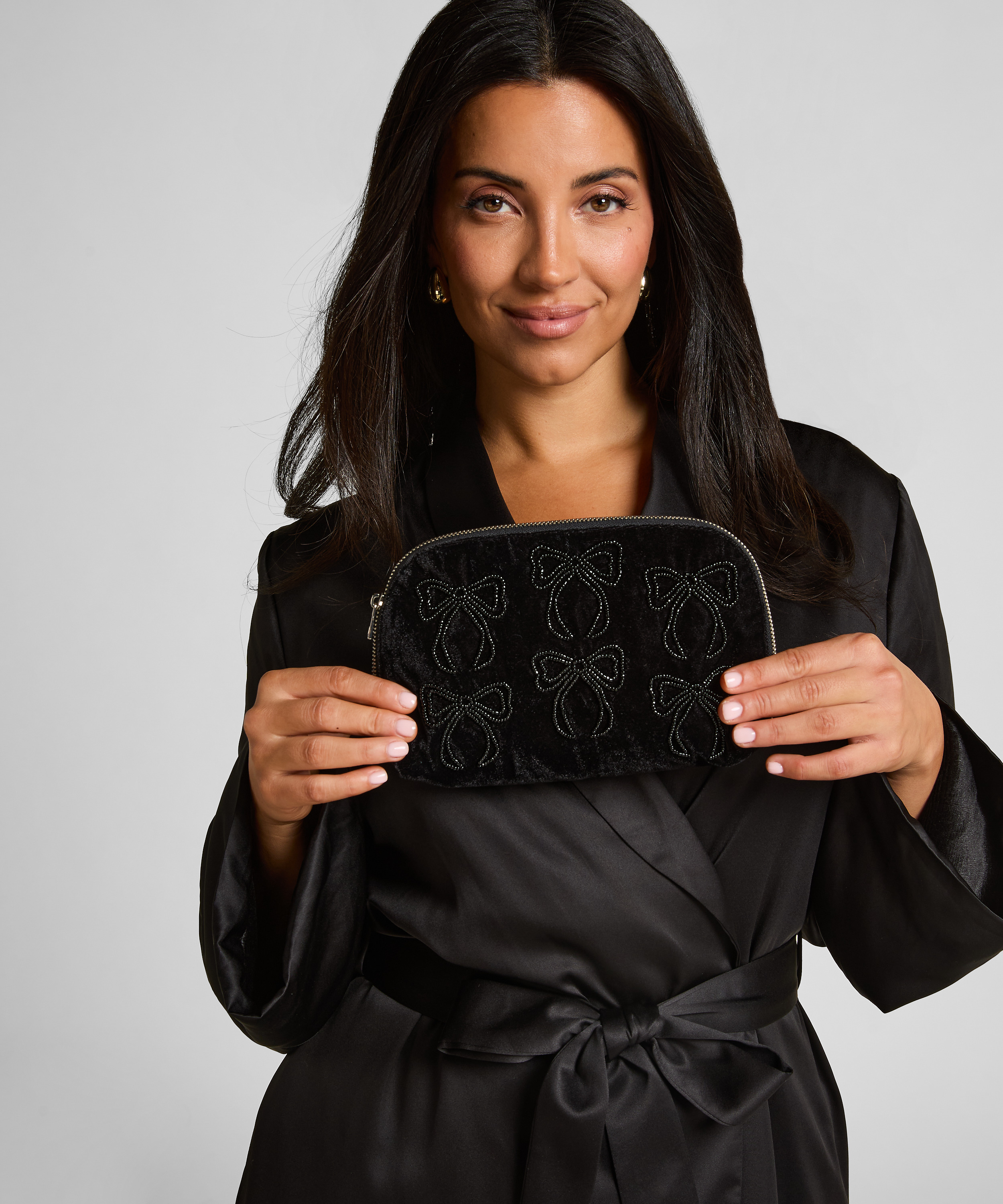 Neceser Bow, Negro, main