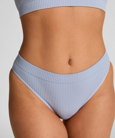 Brasile&ntilde;a Dianne, Azul