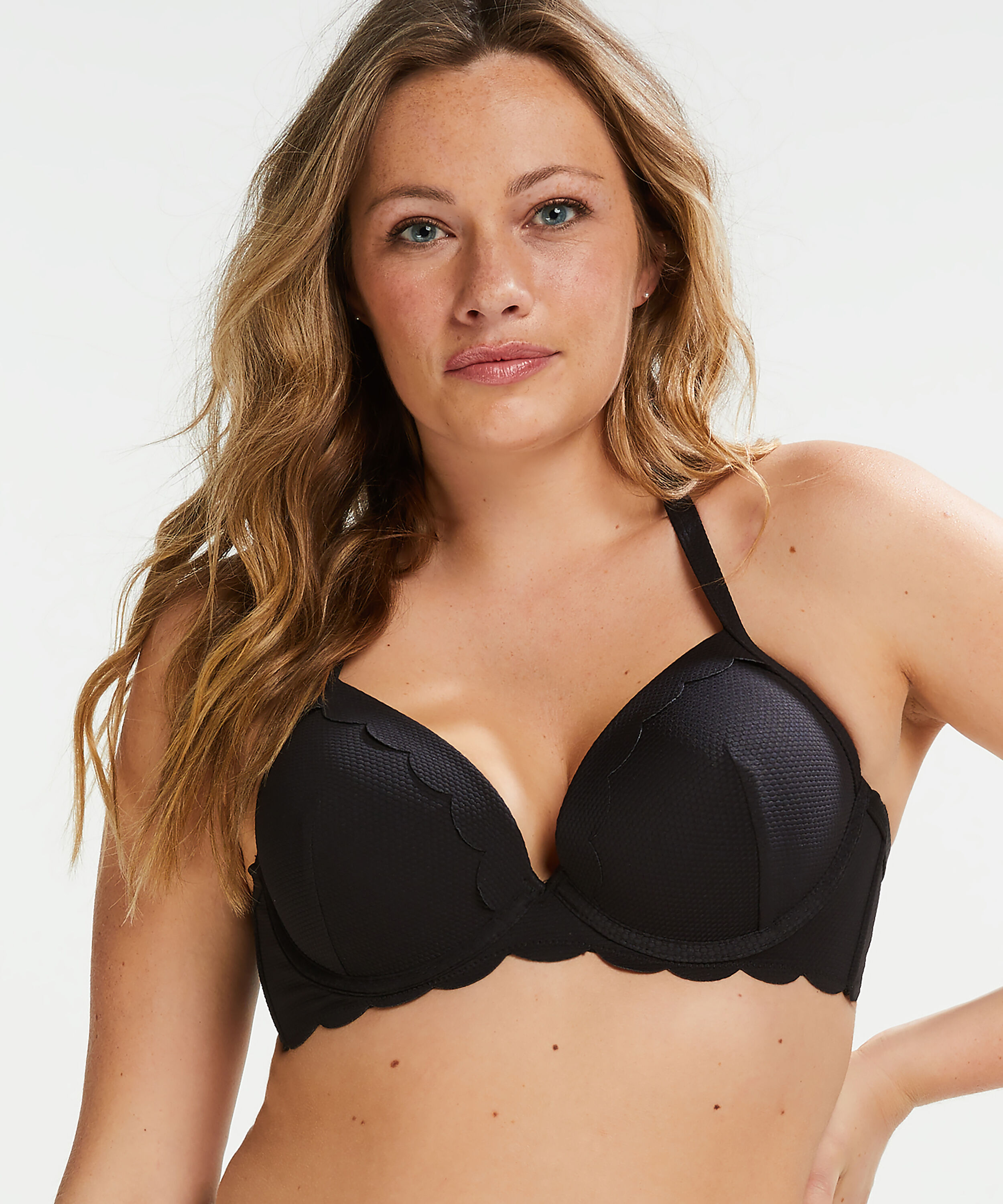 Top de bikini preformado Scallop Copa E +, Negro