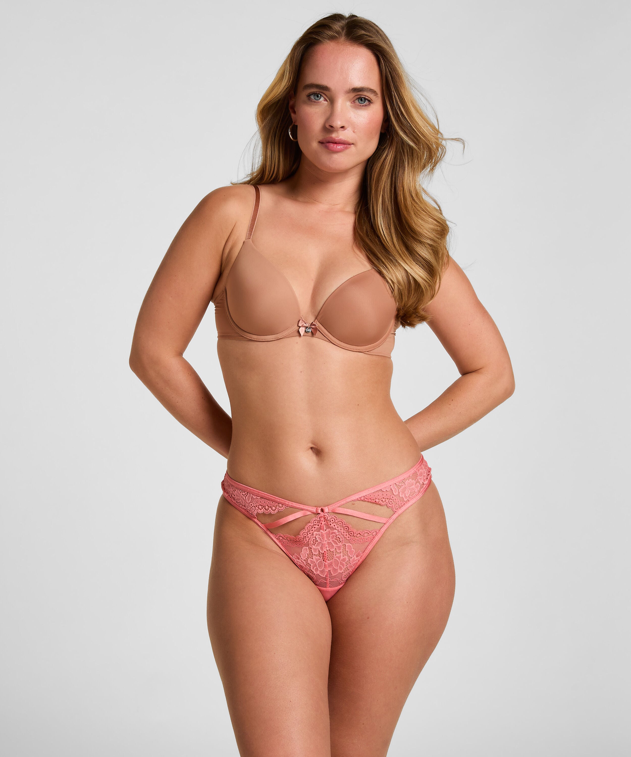 Tanga Jenny, Rosa