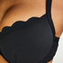 Top de bikini de aros no preformado Scallop Glam, Negro